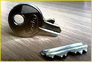 Jacksonville Advantage Locksmith Jacksonville, FL 904-853-7693 - 14-66-broken-key